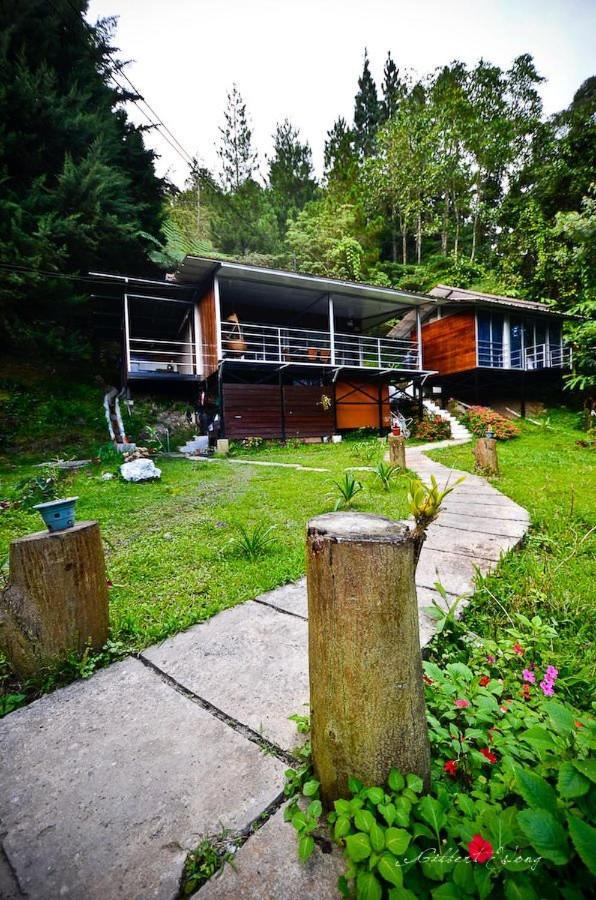 J Residence Kampong Kundassan Exteriör bild
