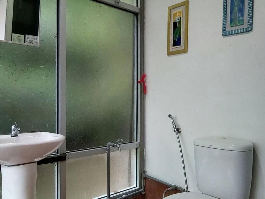 J Residence Kampong Kundassan Rum bild