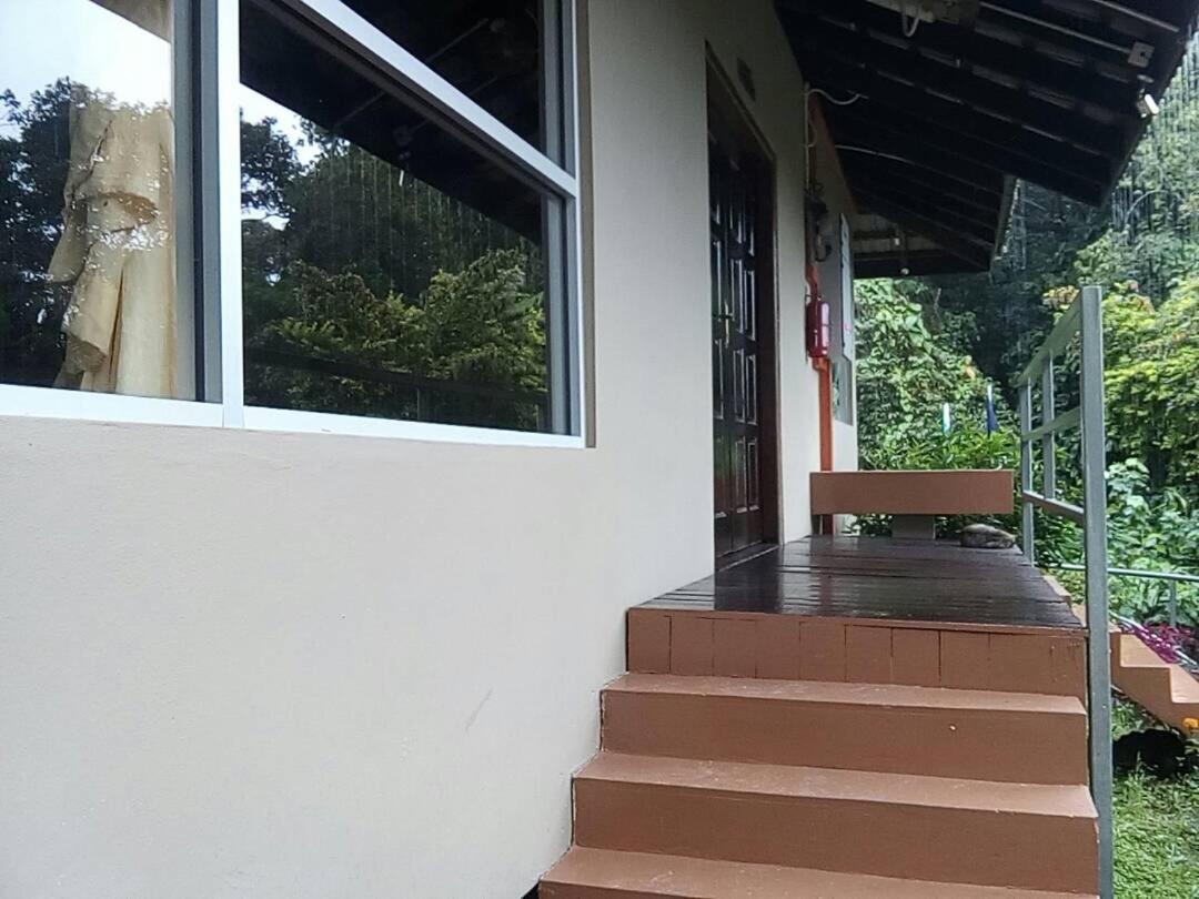 J Residence Kampong Kundassan Rum bild